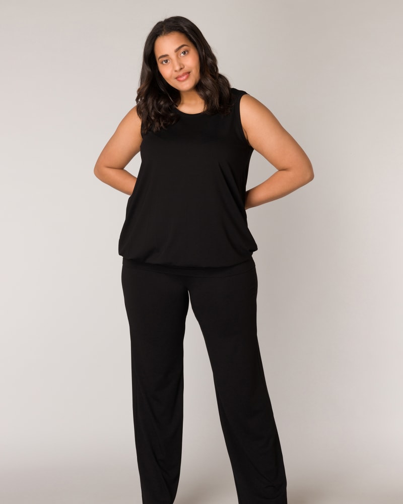 Front of a model wearing a size 5(58/60) Amynta in Black by Base Level Curvy. | dia_product_style_image_id:280122